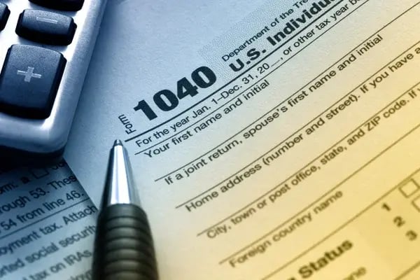depositphotos_19721841-stock-photo-us-tax-form-1040